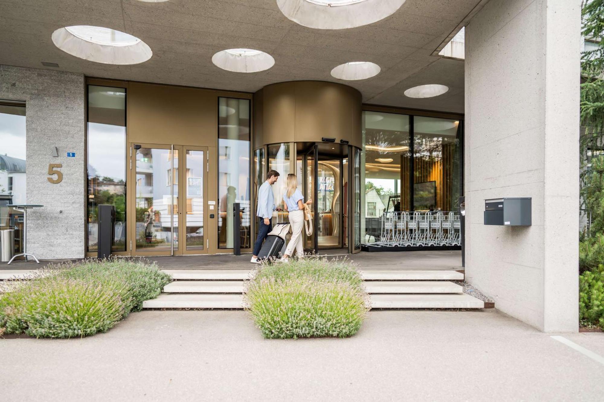 Hotel Allegra Lodge Клотен Екстериор снимка