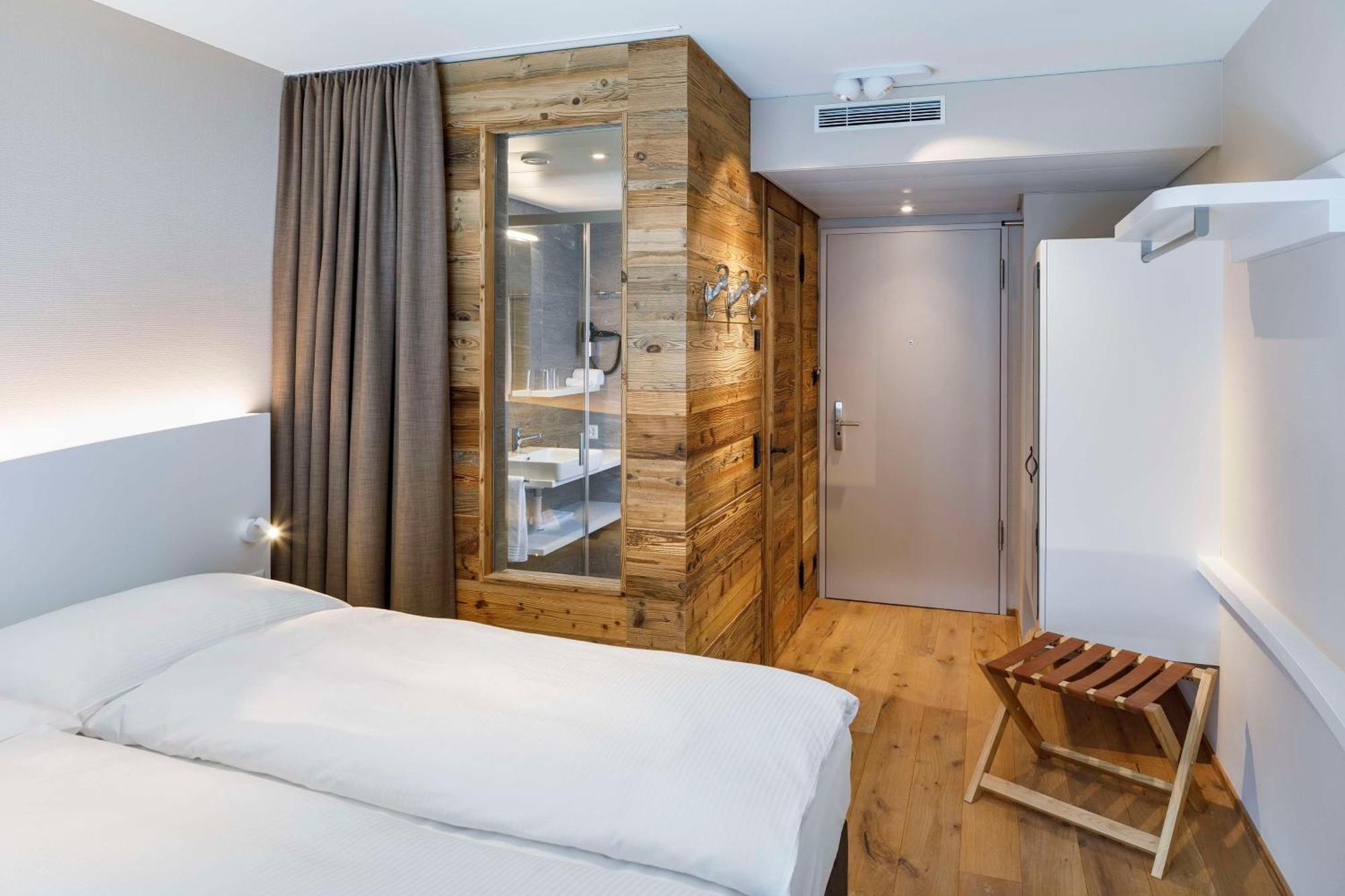 Hotel Allegra Lodge Клотен Екстериор снимка
