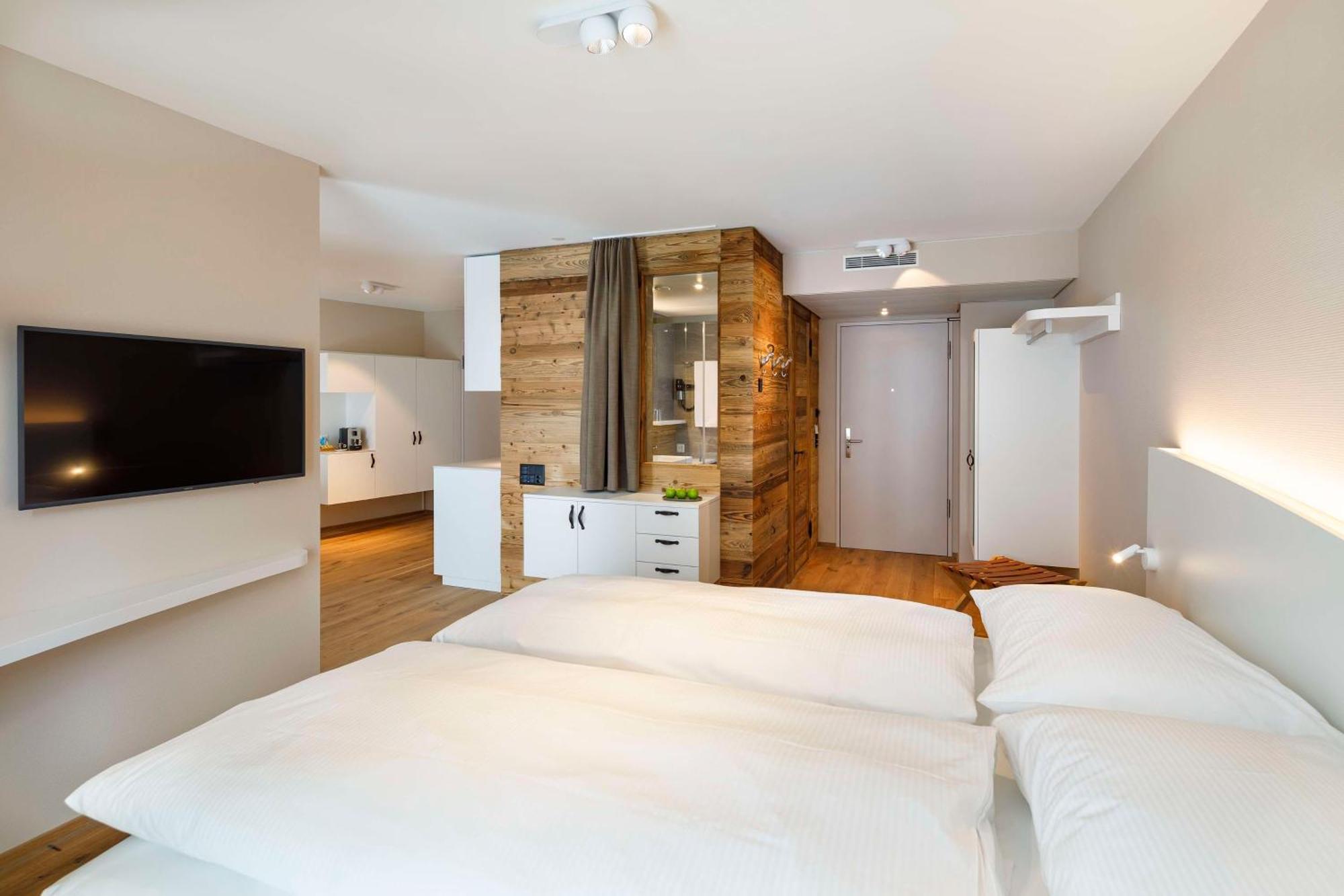 Hotel Allegra Lodge Клотен Екстериор снимка