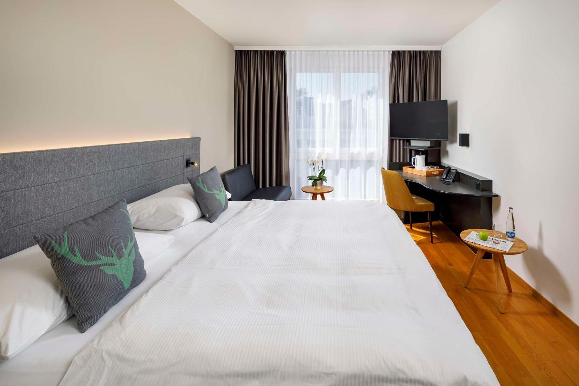Hotel Allegra Lodge Клотен Екстериор снимка