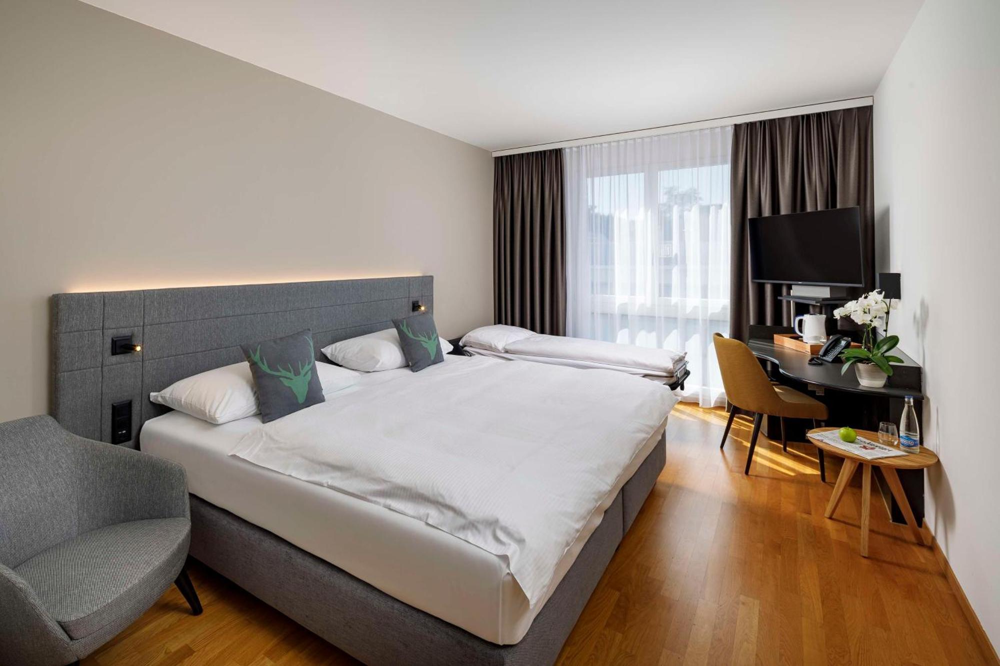 Hotel Allegra Lodge Клотен Екстериор снимка