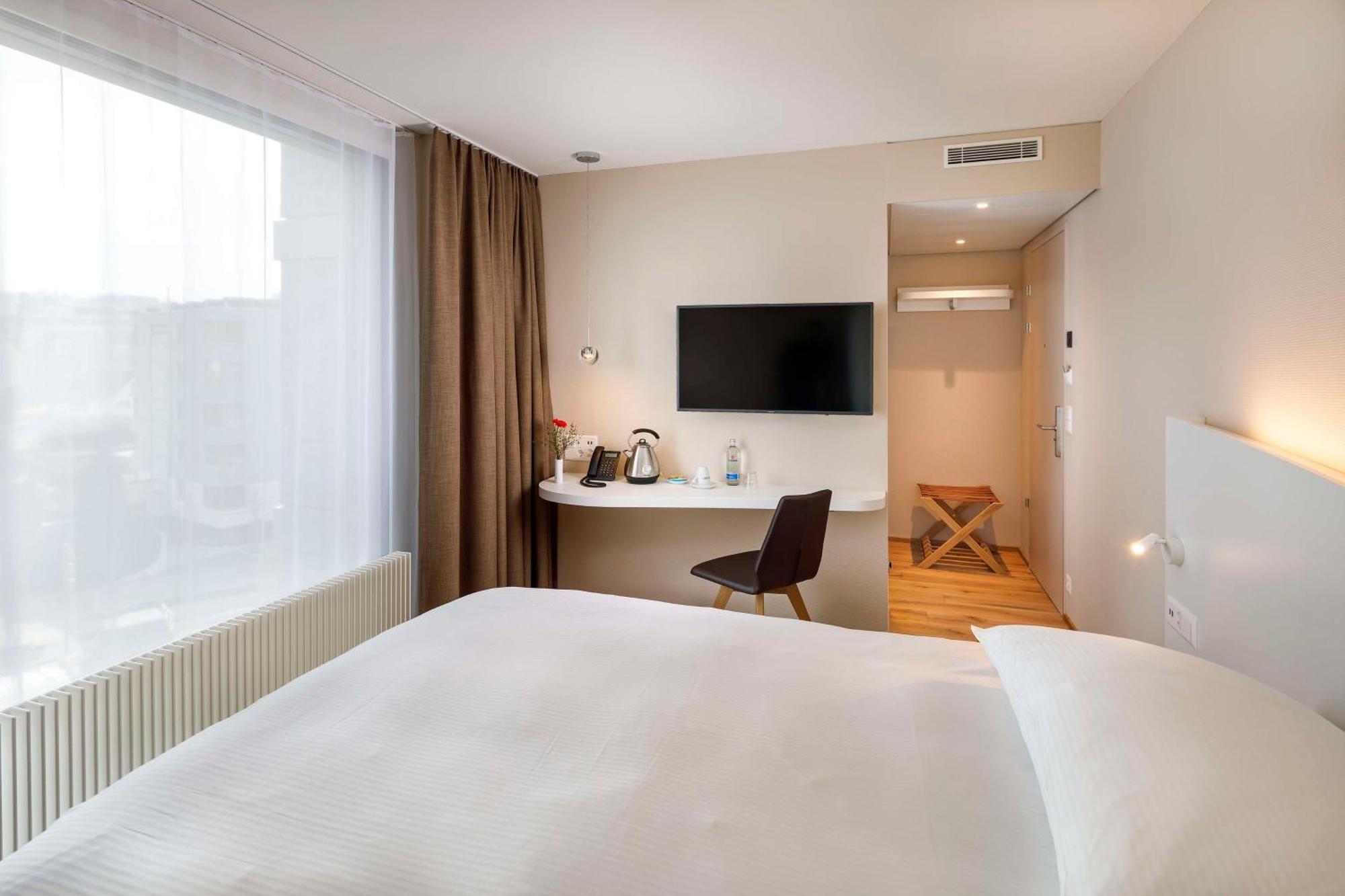 Hotel Allegra Lodge Клотен Екстериор снимка